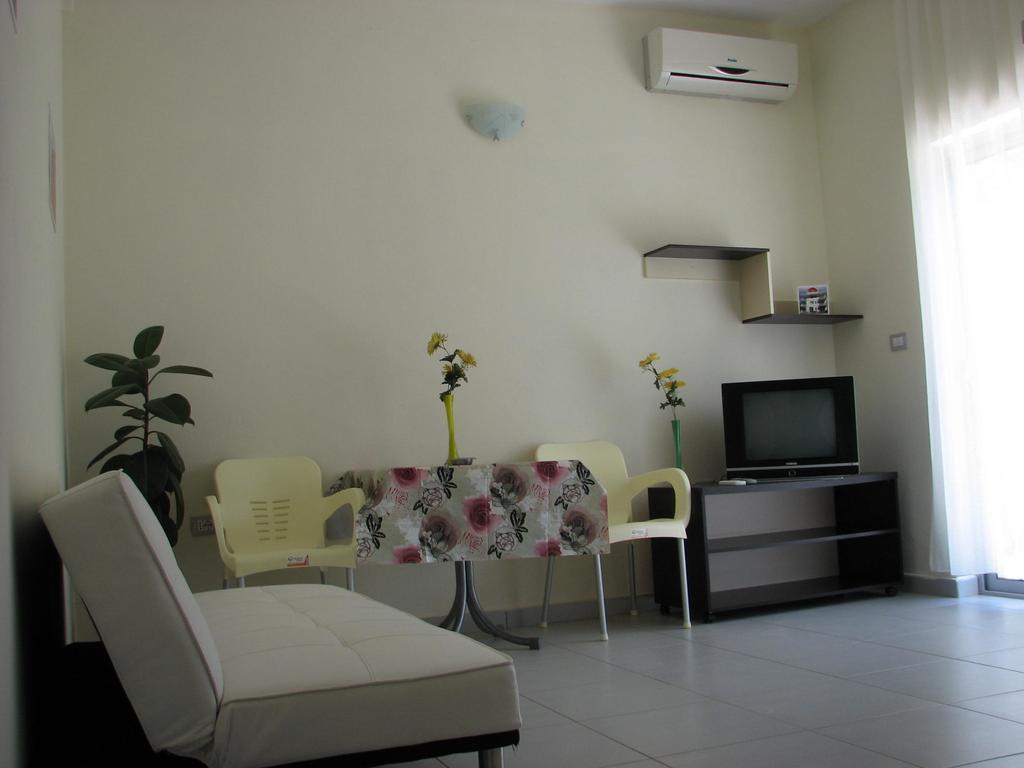 Aparthotel Vila Tufi Velipoje Ngoại thất bức ảnh